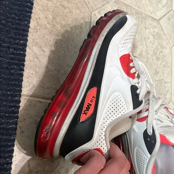 Nike Air Max Men's White and Red Athletic Shoes - Picture 10 of 12